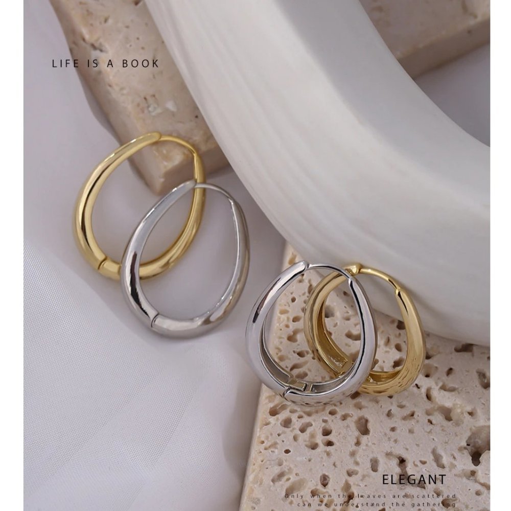 NEW 18K Yellow Gold Plated Oval Hoop Earrings - Picture 2 of 5